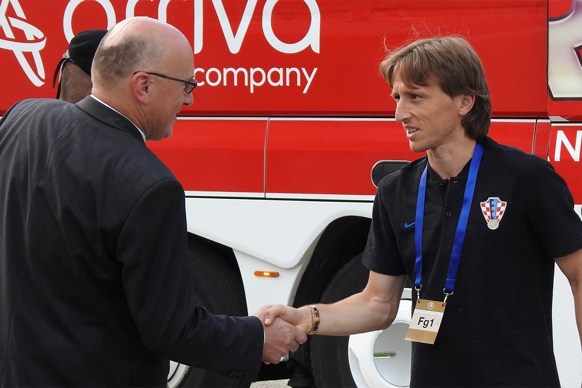 https://www.morh.hr/wp-content/gallery/vatreni-uoci-utakmice-s-hrvatskim-vojnicima-u-varazdinu/hrvatska_vojska_i_vatreni_varazdin_10062019_14.jpg