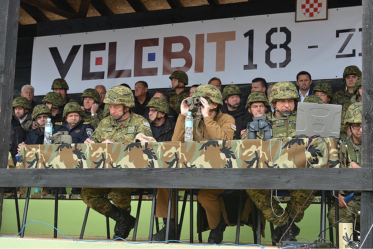 https://www.morh.hr/wp-content/gallery/vatreni-zavrsetak-vjezbe-velebit-18-zdruzena-snaga/jkp_9468.jpg