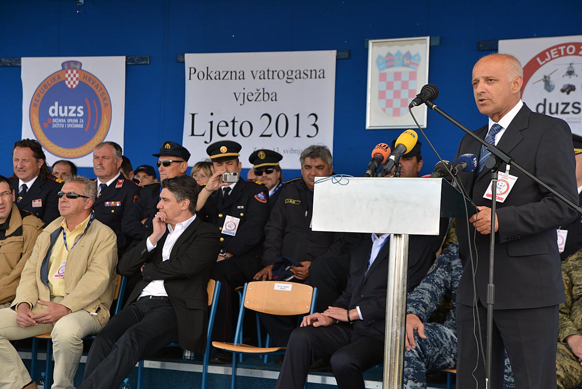 https://www.morh.hr/wp-content/gallery/vatrogasna-vjeba-spremnost-za-protupoarnu-sezonu-ljeto-2013/ljeto_13_13052013_16.jpg