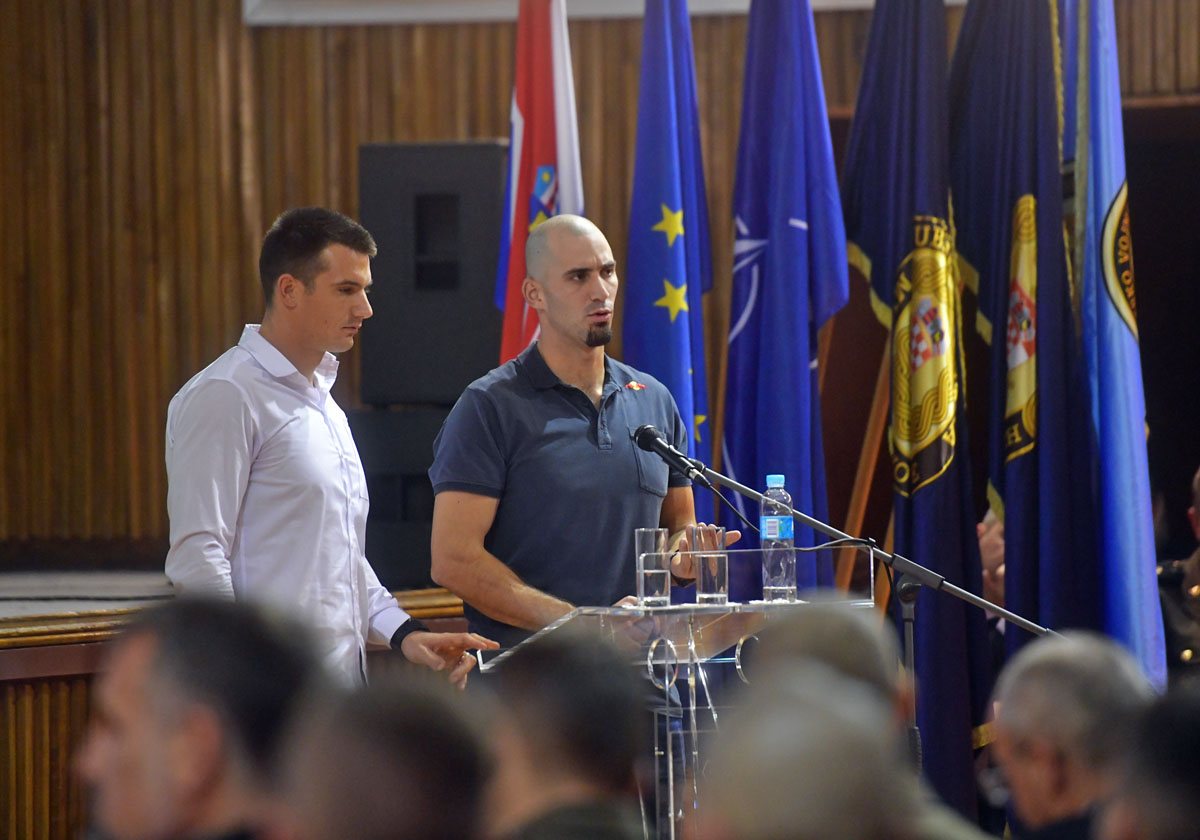 https://www.morh.hr/wp-content/gallery/veslacki-dvojac-sinkovic-odrzali-predavanje-kadetima-na-hvu/braca_sinkovic_28112019_16.jpg
