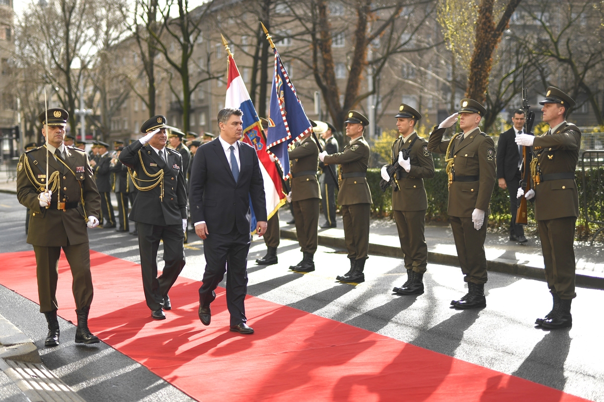 https://www.morh.hr/wp-content/gallery/vicedmiral-robert-hranj-novi-nacelnik-glavnog-stozera-oruzanih-snaga/20200303-primopredaja-ngs-01.jpg