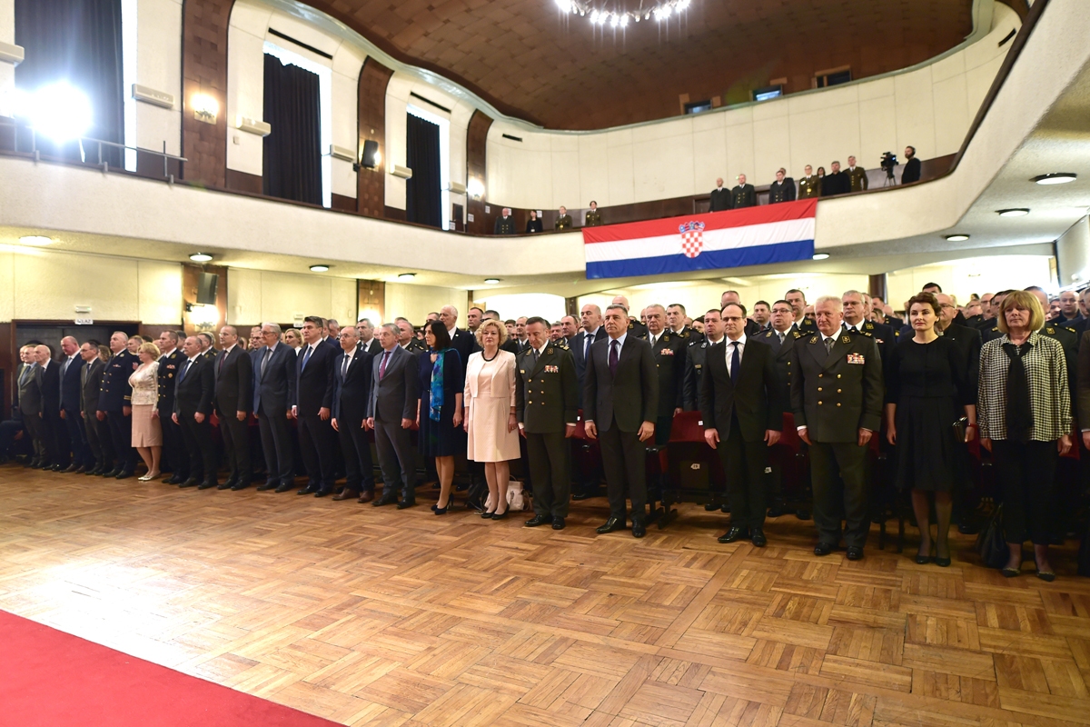 https://www.morh.hr/wp-content/gallery/vicedmiral-robert-hranj-novi-nacelnik-glavnog-stozera-oruzanih-snaga/20200303-primopredaja-ngs-04.jpg