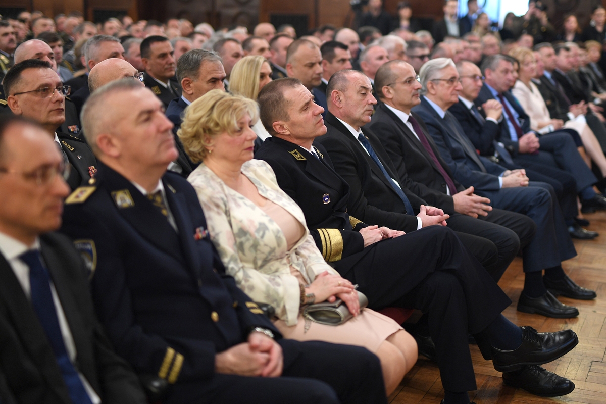 https://www.morh.hr/wp-content/gallery/vicedmiral-robert-hranj-novi-nacelnik-glavnog-stozera-oruzanih-snaga/20200303-primopredaja-ngs-16.jpg