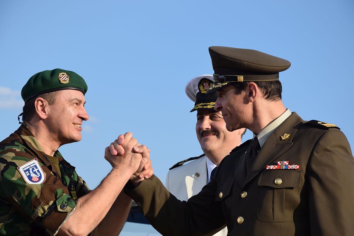 https://www.morh.hr/wp-content/gallery/visnjic-zahvalio-hv-u-na-potpori-snimanja-filma-general/visnjic_hrz_12072019_23.jpg