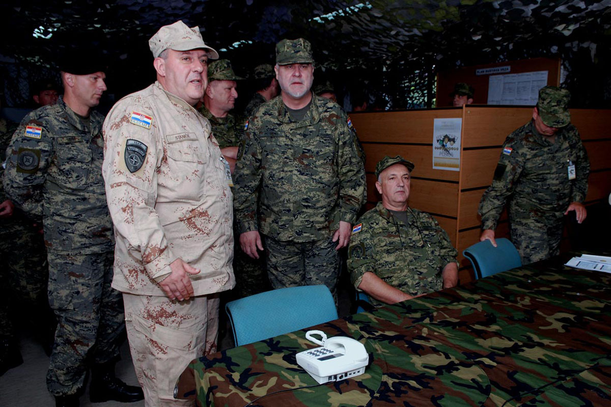 https://www.morh.hr/wp-content/gallery/vjeba-hrvatski-ponos-10-2/ponos_20100708_1.jpg