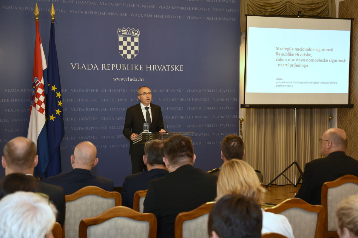 https://www.morh.hr/wp-content/gallery/vlada-rh-usvojila-nacrt-prijedloga-strategije-nacionalne-sigurnosti/strategija_080617_04.jpg