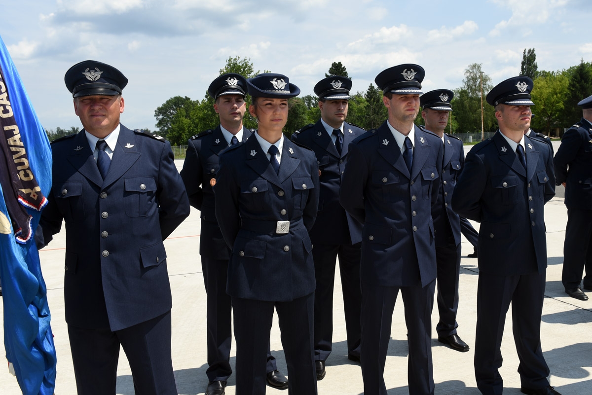 https://www.morh.hr/wp-content/gallery/vojnim-pilotima-22-narastaja-urucen-letacki-znak/dodjela_letackog_znaka_pilota_18062018_02.jpg