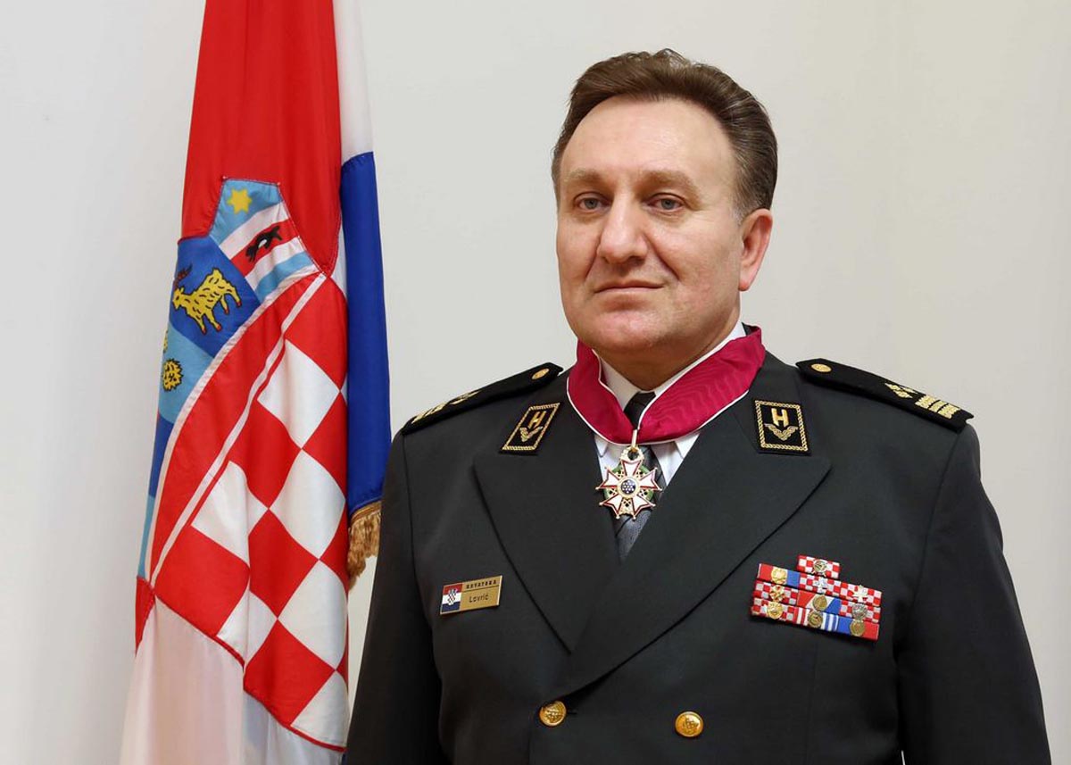 https://www.morh.hr/wp-content/gallery/vrhovni-zapovjednik-saveznikih-snaga-za-europu-u-hrvatskoj/lovric_us_odlikovanje_18022013_1.jpg