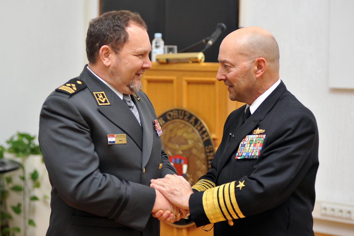 https://www.morh.hr/wp-content/gallery/vrhovni-zapovjednik-saveznikih-snaga-za-europu-u-hrvatskoj/stavridis_18022013_39.jpg