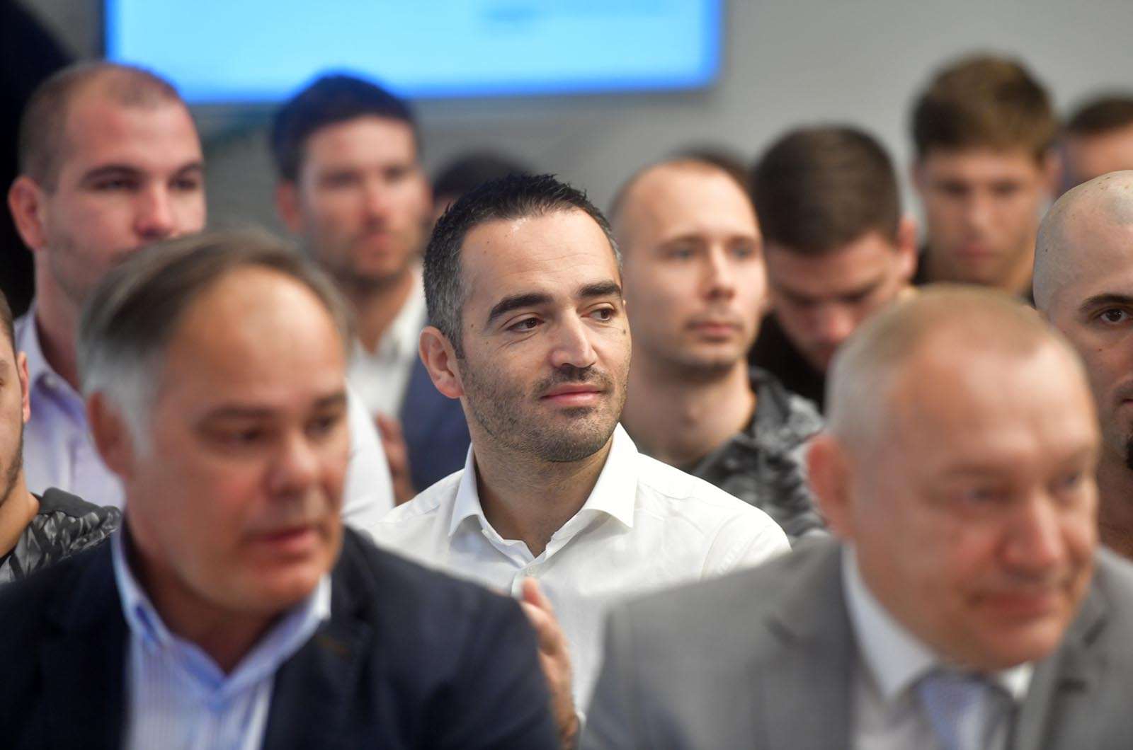 https://www.morh.hr/wp-content/gallery/vrhunski-sportasi-na-celu-s-tinom-srbicem-u-ministarstvu-obrane/vrhunski_sportasi_18102019_10.jpg