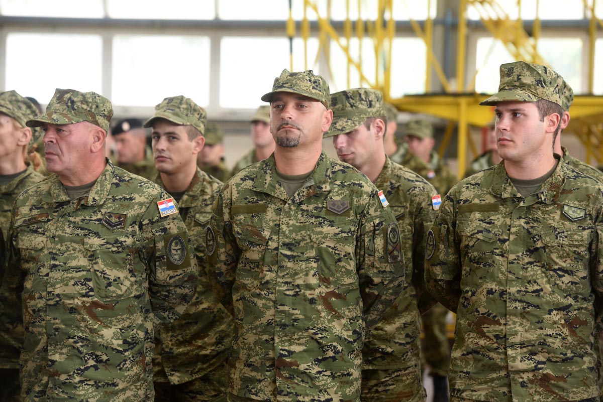 https://www.morh.hr/wp-content/gallery/zahvala-zracnim-i-kopnenim-snagama-u-ime-cijele-hrvatske/zemunik_19092017_08.jpg