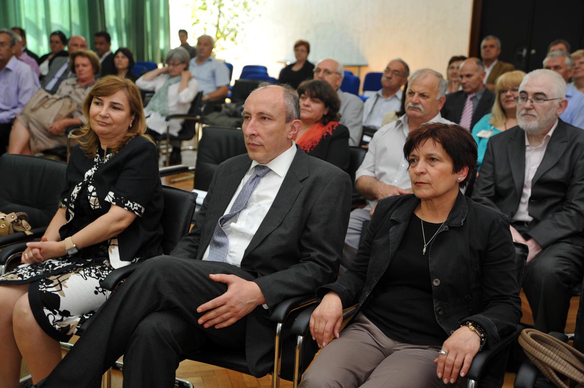 https://www.morh.hr/wp-content/gallery/zahvalnice-bivim-djelatnicima-morh-a/hvu_31052012_1.jpg