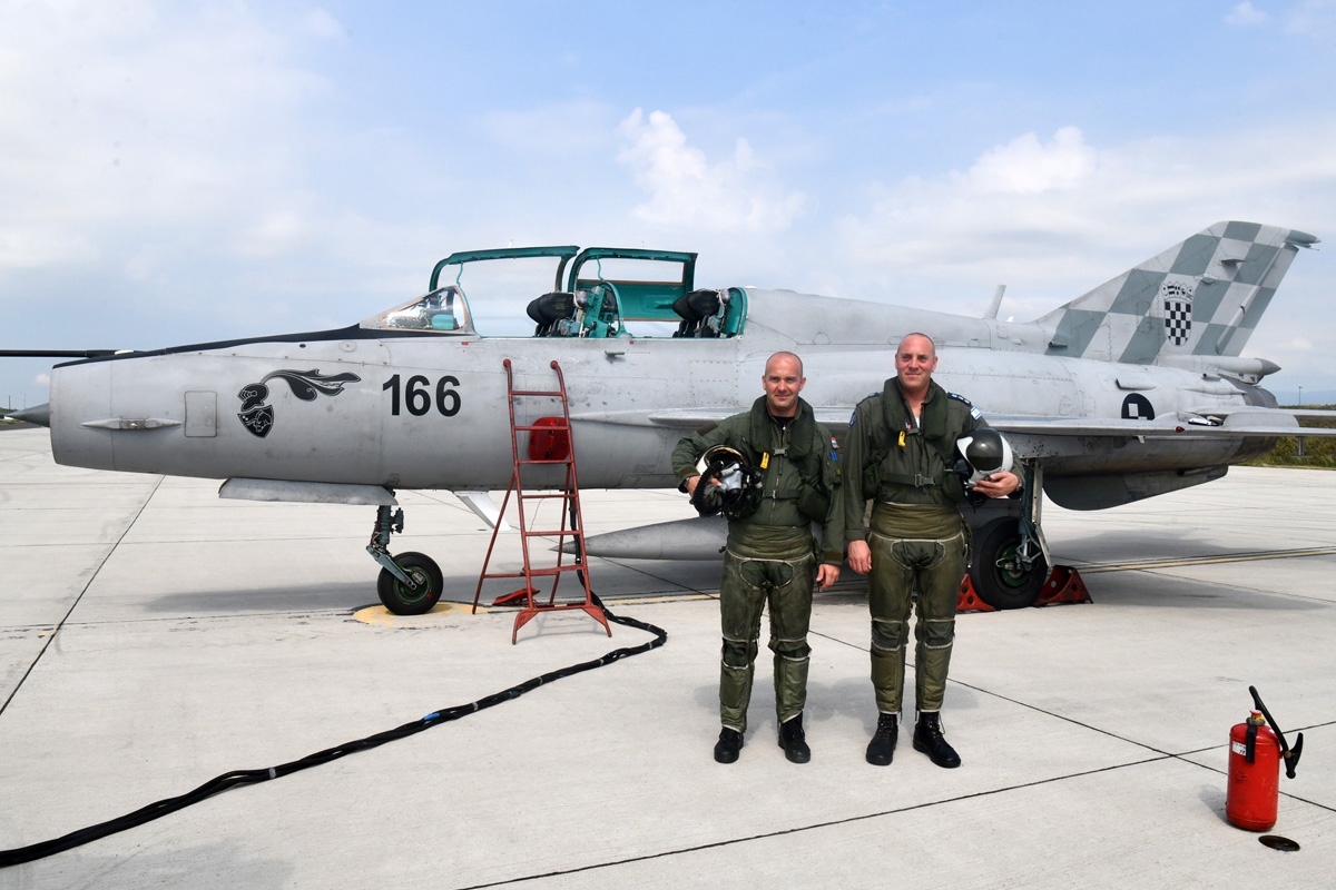 https://www.morh.hr/wp-content/gallery/zajednicki-let-hrvatskog-i-izraelskog-pilota-na-avionu-mig-21/let_hrvatski_izraelski_pilot_03082018_02.jpg