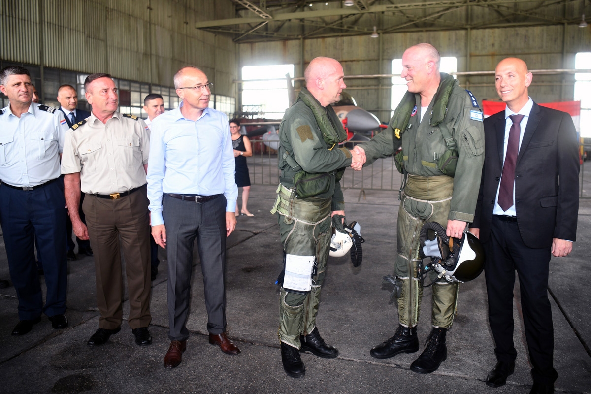 https://www.morh.hr/wp-content/gallery/zajednicki-let-hrvatskog-i-izraelskog-pilota-na-avionu-mig-21/let_hrvatski_izraelski_pilot_03082018_14.jpg