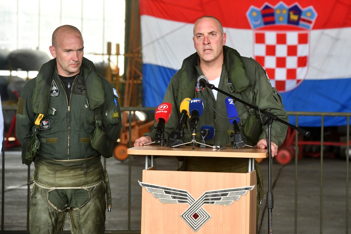 https://www.morh.hr/wp-content/gallery/zajednicki-let-hrvatskog-i-izraelskog-pilota-na-avionu-mig-21/let_hrvatski_izraelski_pilot_03082018_27.jpg
