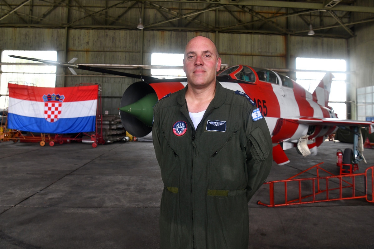 https://www.morh.hr/wp-content/gallery/zajednicki-let-hrvatskog-i-izraelskog-pilota-na-avionu-mig-21/let_hrvatski_izraelski_pilot_03082018_28.jpg