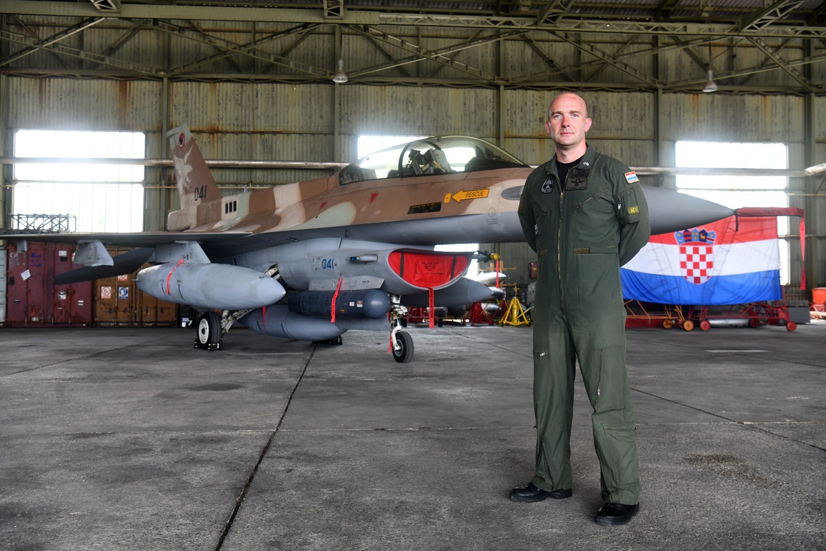 https://www.morh.hr/wp-content/gallery/zajednicki-let-hrvatskog-i-izraelskog-pilota-na-avionu-mig-21/let_hrvatski_izraelski_pilot_03082018_29.jpg