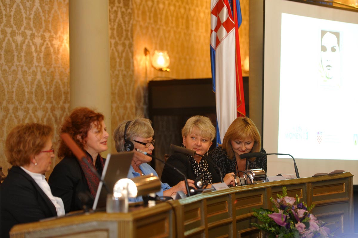 https://www.morh.hr/wp-content/gallery/zamjenica-ministra-na-regionalnoj-konferenciji-o-ulozi-ena-u-izgradnji-mira/konferencija_18102012_01.jpg