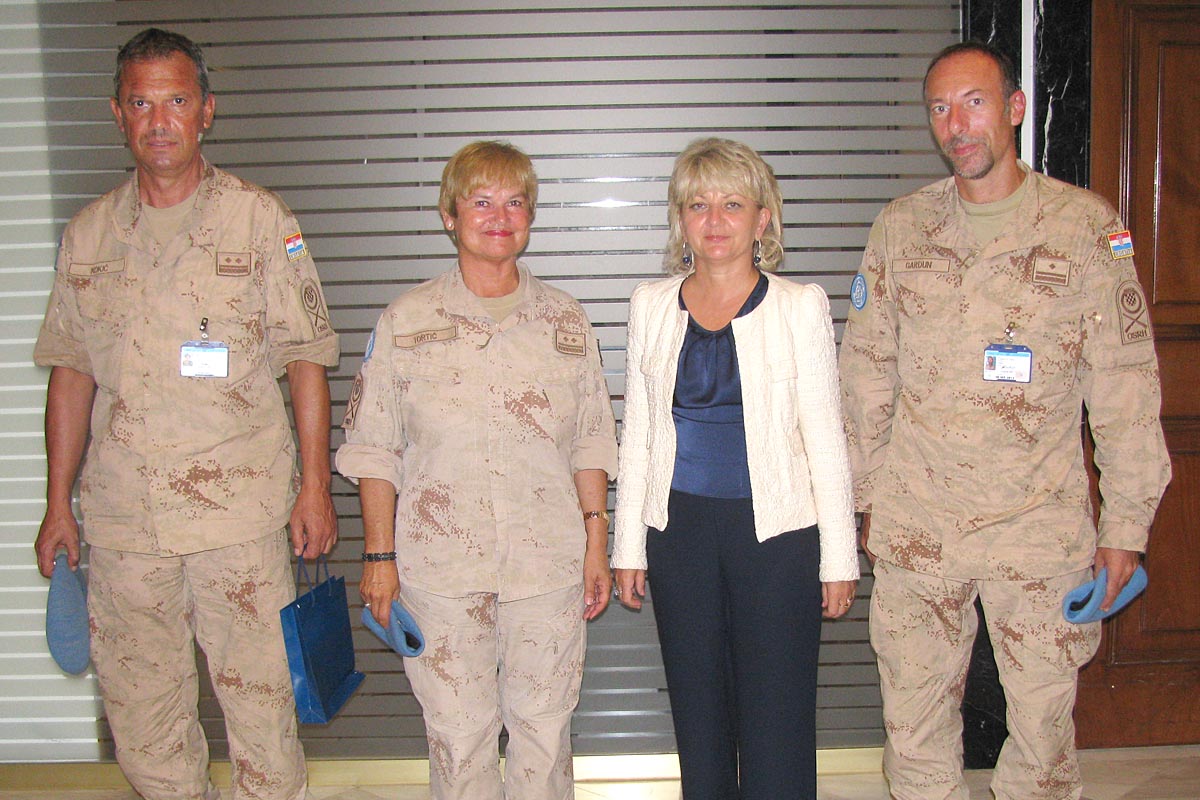 https://www.morh.hr/wp-content/gallery/zamjenica-ministra-obrane-na-cipru/tafra_cipar_27092012_03.JPG