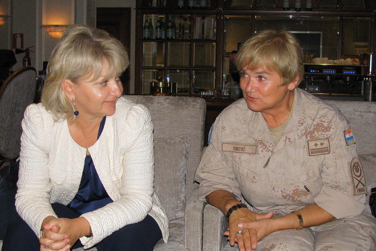 https://www.morh.hr/wp-content/gallery/zamjenica-ministra-obrane-na-cipru/tafra_cipar_27092012_04.JPG