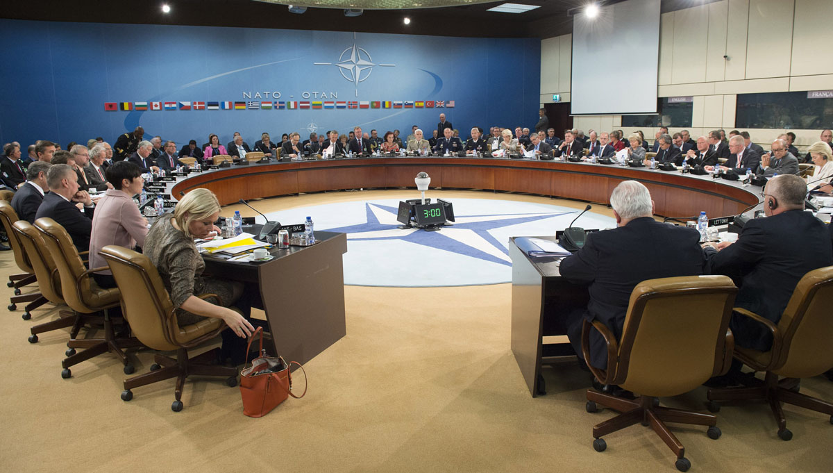 https://www.morh.hr/wp-content/gallery/zamjenica-tafra-na-sastanku-ministara-obrane-nato-a-u-bruxellesu/nato_08102015_3.jpg