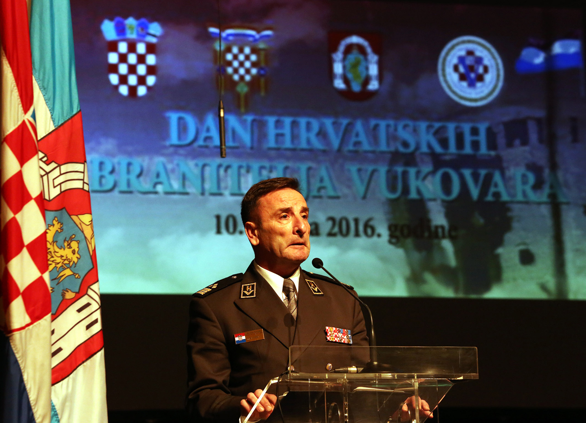 https://www.morh.hr/wp-content/gallery/zamjenik-ministra-na-obiljezavanju-dana-hrvatskih-branitelja-vukovara/vukovar_10032016_10.jpg