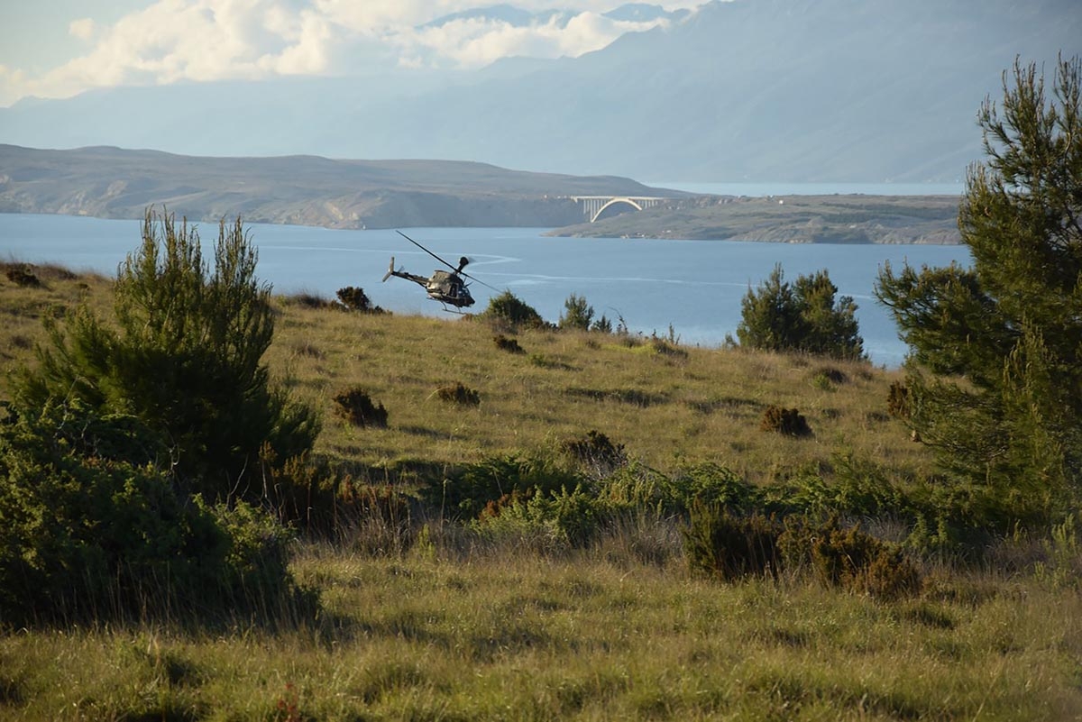 https://www.morh.hr/wp-content/gallery/zapocela-napredna-obuka-na-helikopterima-oh-58d-kiowa-warrior/obuka_kiowa_10052019_03.jpg