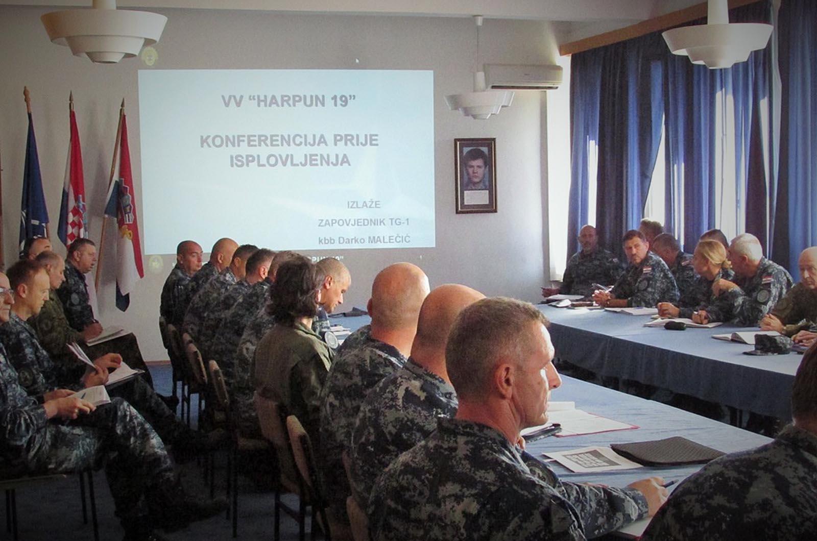 https://www.morh.hr/wp-content/gallery/zapocela-vjezba-s-bojevim-gadanjem-harpun-19/harpun_19_hrm_hkov_190719_01.jpg
