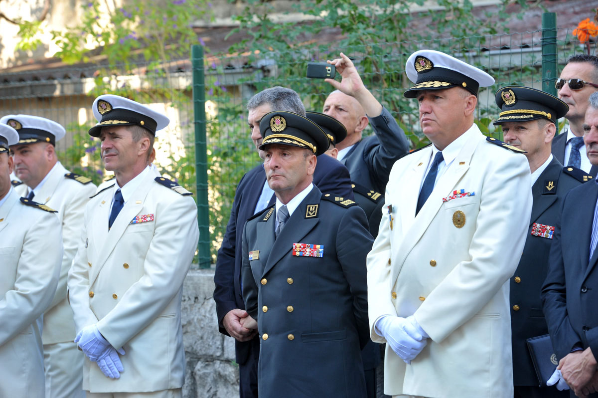 https://www.morh.hr/wp-content/gallery/zapocelo-obiljezavanje-25-obljetnice-hrvatske-ratne-mornarice-2/hrm_tb_14.jpg