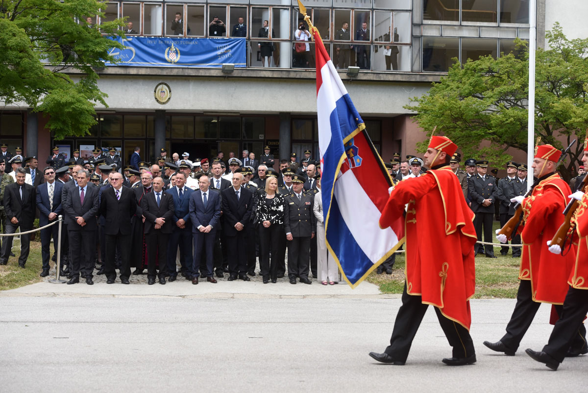 https://www.morh.hr/wp-content/gallery/zapocelo-obiljezavanje-dana-osrh-na-hvu-straza/hvu_straza_26052017_02.jpg