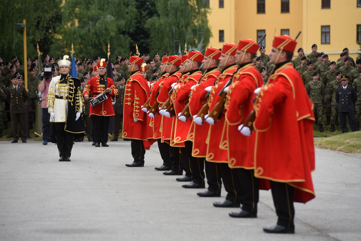 https://www.morh.hr/wp-content/gallery/zapocelo-obiljezavanje-dana-osrh-na-hvu-straza/hvu_straza_26052017_09.jpg