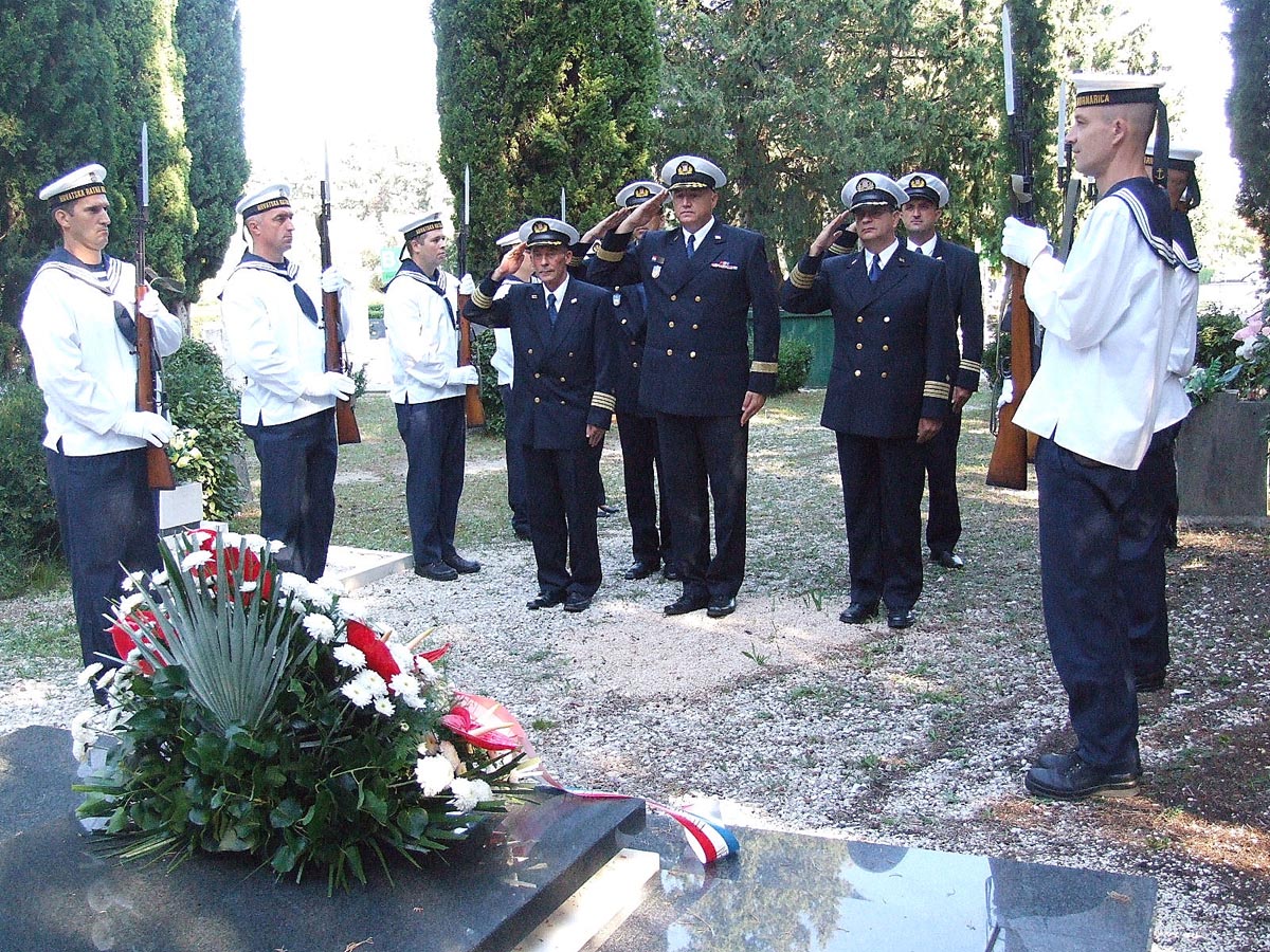 https://www.morh.hr/wp-content/gallery/zapocelo-svecano-obiljezavanje-dana-hrvatske-ratne-mornarice/hrm_19092014_03.jpg