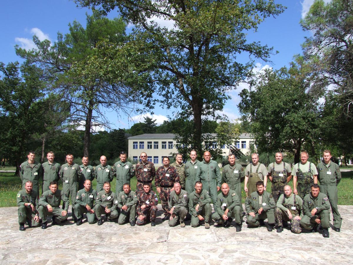 https://www.morh.hr/wp-content/gallery/zapoceo-8-tecaj-zajednicke-obuke-hrvatskih-ceskih-i-madarskih-savjetodavnih-zrakoplovnih-timova/smart_defence_15092014_1.jpg