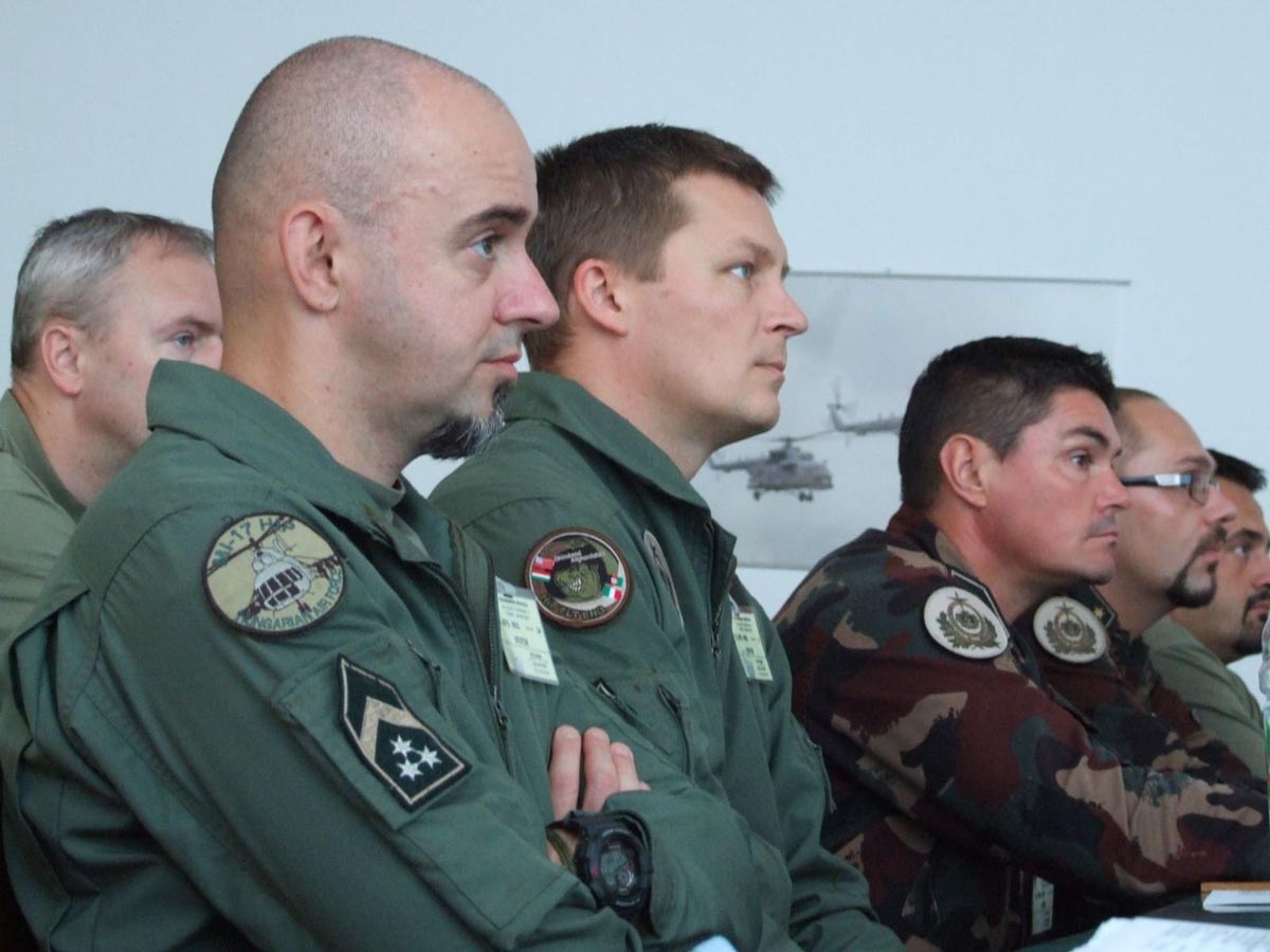 https://www.morh.hr/wp-content/gallery/zapoceo-8-tecaj-zajednicke-obuke-hrvatskih-ceskih-i-madarskih-savjetodavnih-zrakoplovnih-timova/smart_defence_15092014_5.jpg