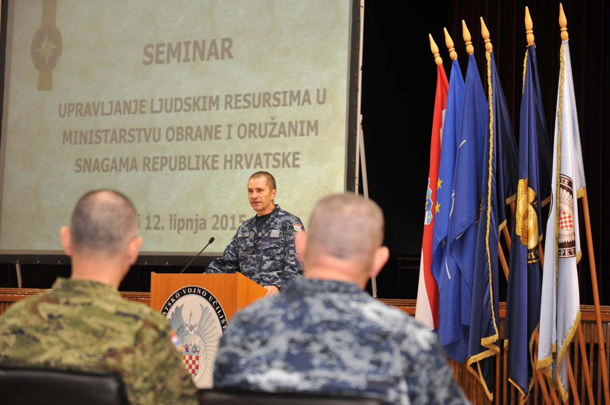 https://www.morh.hr/wp-content/gallery/zapoceo-seminar-upravljanje-ljudskim-resursima-u-morh-u-i-osrh/resursi_11062015_1.jpg