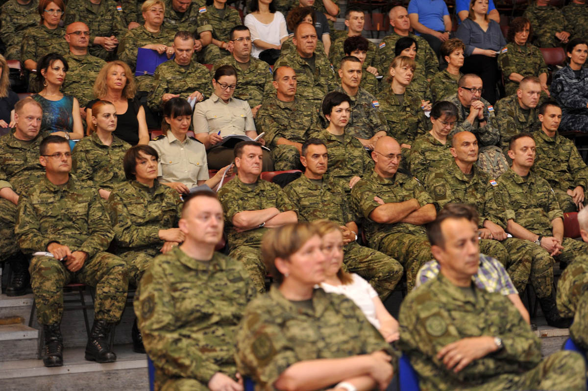 https://www.morh.hr/wp-content/gallery/zapoceo-seminar-upravljanje-ljudskim-resursima-u-morh-u-i-osrh/resursi_11062015_2.jpg