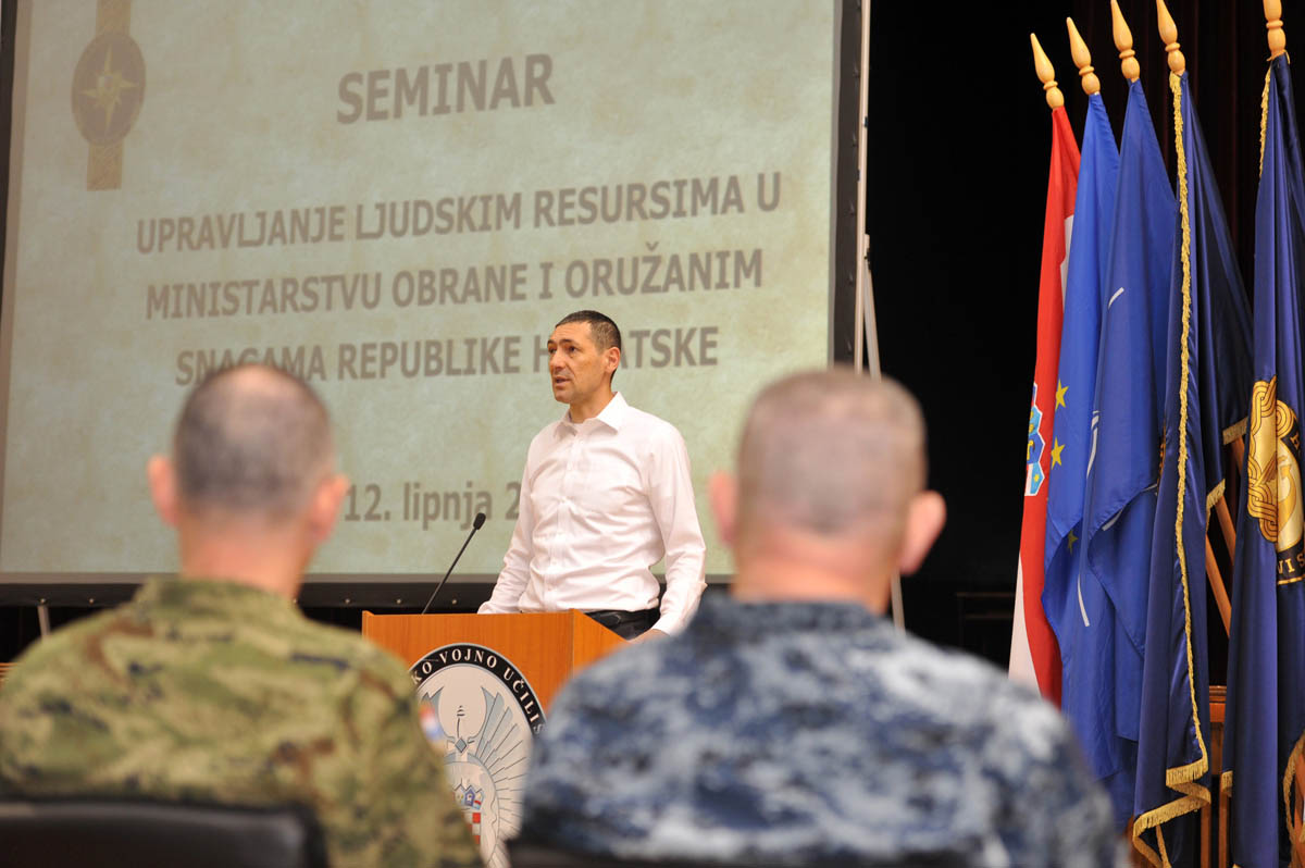 https://www.morh.hr/wp-content/gallery/zapoceo-seminar-upravljanje-ljudskim-resursima-u-morh-u-i-osrh/resursi_11062015_3.jpg