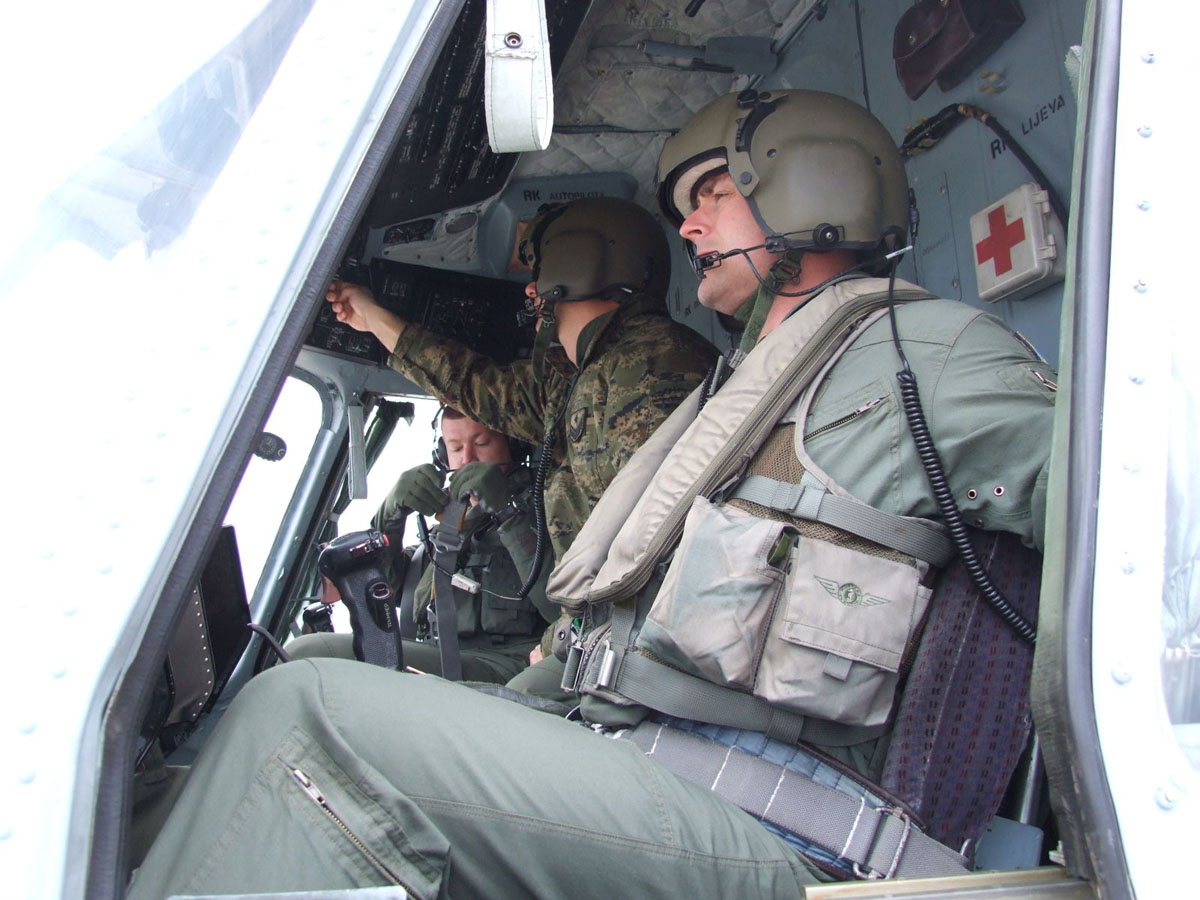 https://www.morh.hr/wp-content/gallery/zapoela-preobuka-pilota-helikoptera/zemunik_4_11042012.jpg