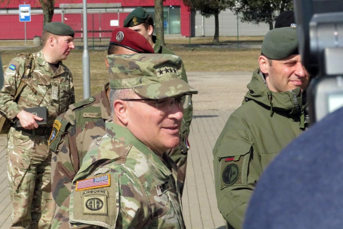 https://www.morh.hr/wp-content/gallery/zapovjednik-saceur-a-u-posjetu-borbenoj-grupi-u-litvi/hrvcon_05042018-2.jpg