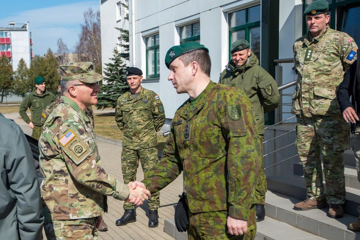 https://www.morh.hr/wp-content/gallery/zapovjednik-saceur-a-u-posjetu-borbenoj-grupi-u-litvi/hrvcon_05042018-7.jpg