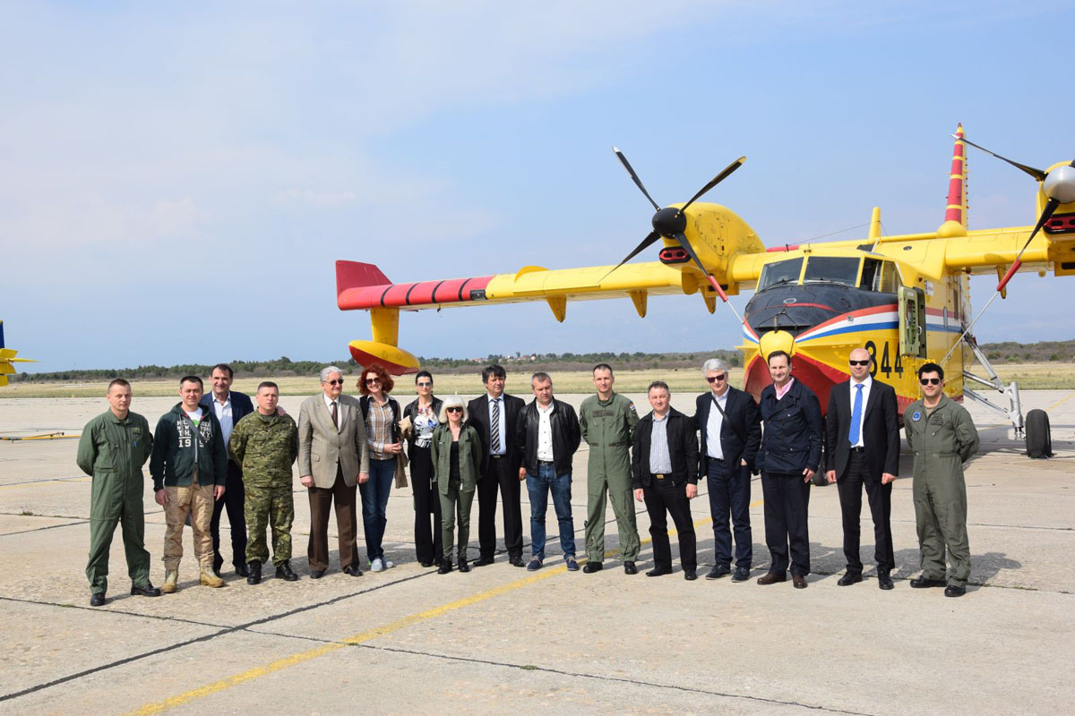 https://www.morh.hr/wp-content/gallery/zastupnici-hrvatskog-sabora-posjetili-zb-hrz-i-pzo/zemunik_04042017_11.jpg