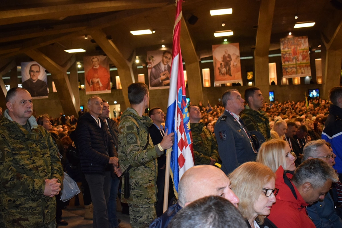 https://www.morh.hr/wp-content/gallery/zatvoreno-61-medunarodno-hodocasce-u-lourdesu/hodocasce_lordes_19052019_05.jpg