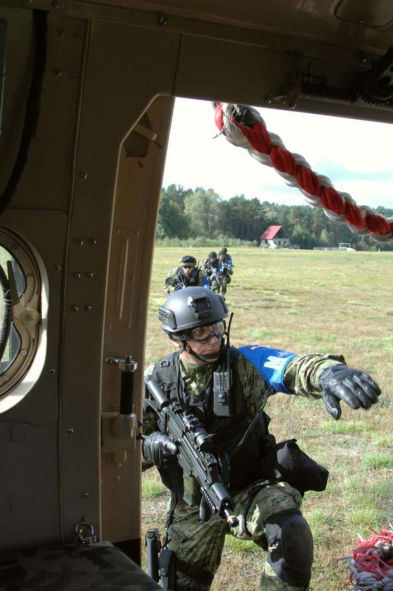 https://www.morh.hr/wp-content/gallery/zavretak-meunarodne-vjebe-sharp-lynx-12/sharp_24092012_03.jpg