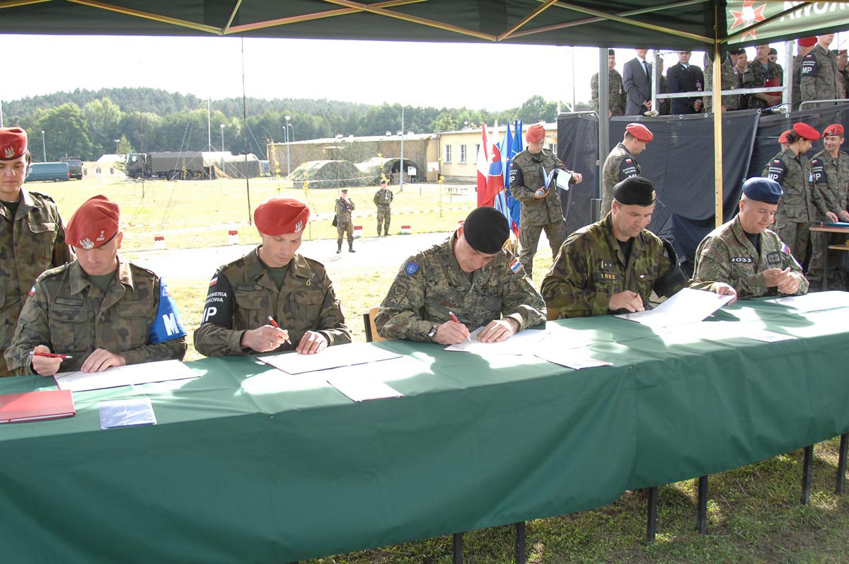 https://www.morh.hr/wp-content/gallery/zavretak-meunarodne-vjebe-sharp-lynx-12/sharp_24092012_07.jpg