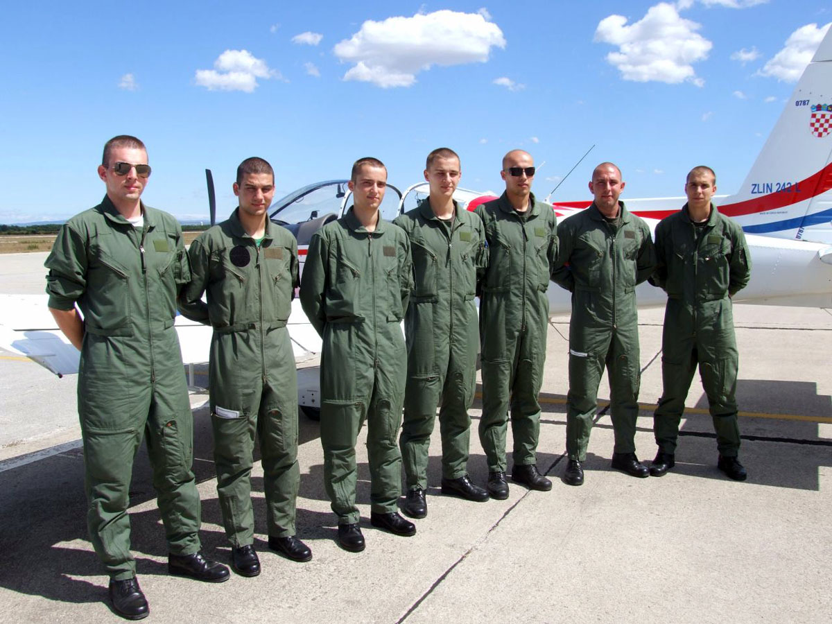 https://www.morh.hr/wp-content/gallery/zavrilo-selekcijsko-letenje-kandidata-za-vojne-pilote/selekcijsko_letenje_3_11082011.jpg