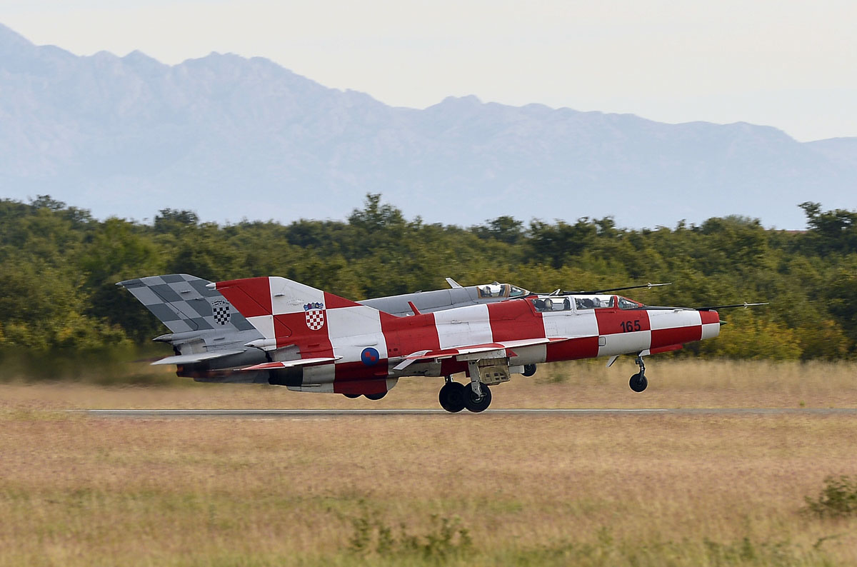https://www.morh.hr/wp-content/gallery/zavrsen-ciklus-uvjezbavanja-avionima-mig-21-na-podrucju-zadra/migovi_obuka_28102016_05.jpg