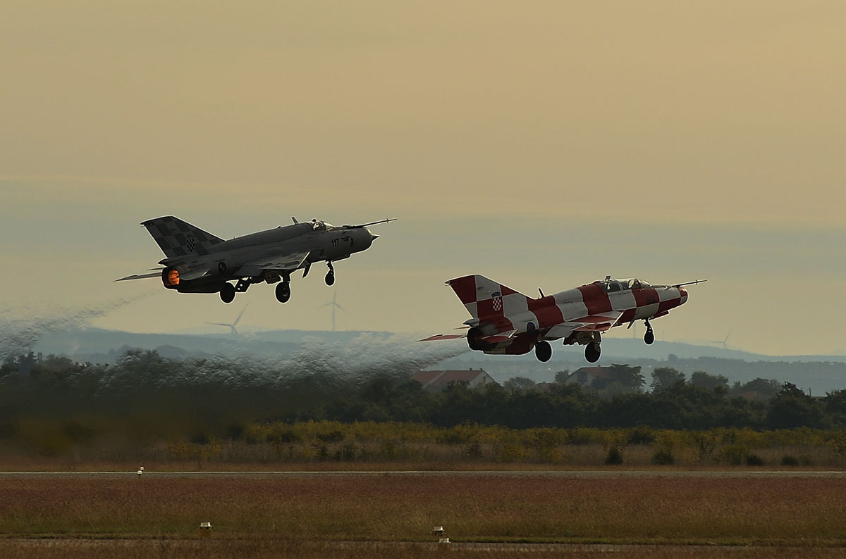 https://www.morh.hr/wp-content/gallery/zavrsen-ciklus-uvjezbavanja-avionima-mig-21-na-podrucju-zadra/migovi_obuka_28102016_06.jpg