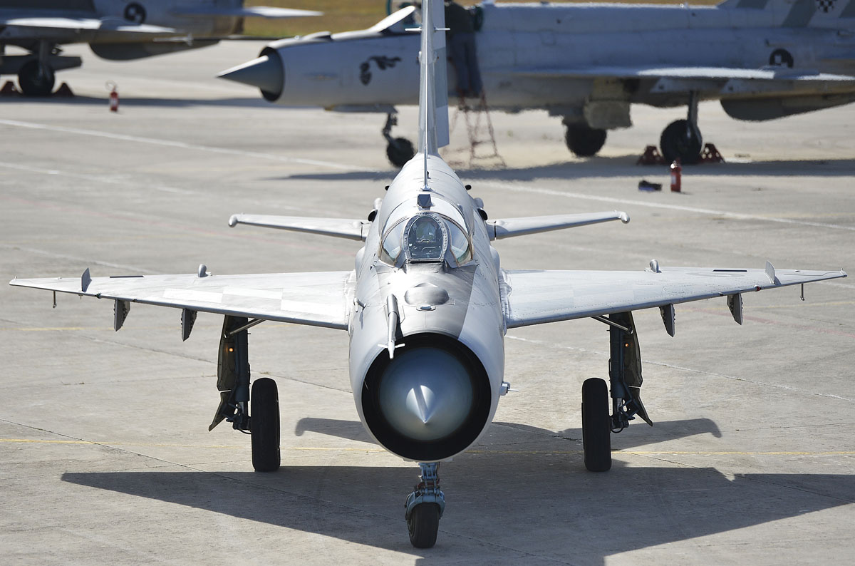 https://www.morh.hr/wp-content/gallery/zavrsen-ciklus-uvjezbavanja-avionima-mig-21-na-podrucju-zadra/migovi_obuka_28102016_10.jpg