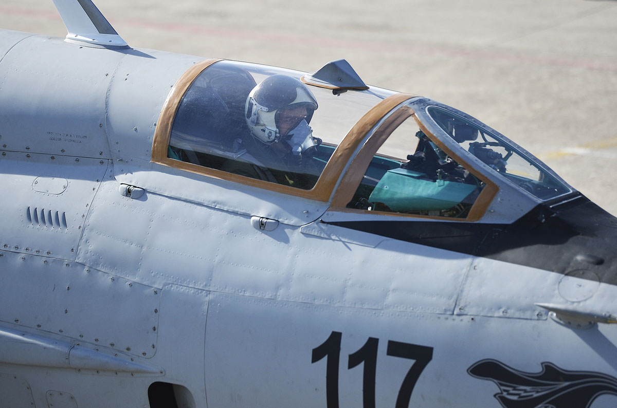 https://www.morh.hr/wp-content/gallery/zavrsen-ciklus-uvjezbavanja-avionima-mig-21-na-podrucju-zadra/migovi_obuka_28102016_11.jpg