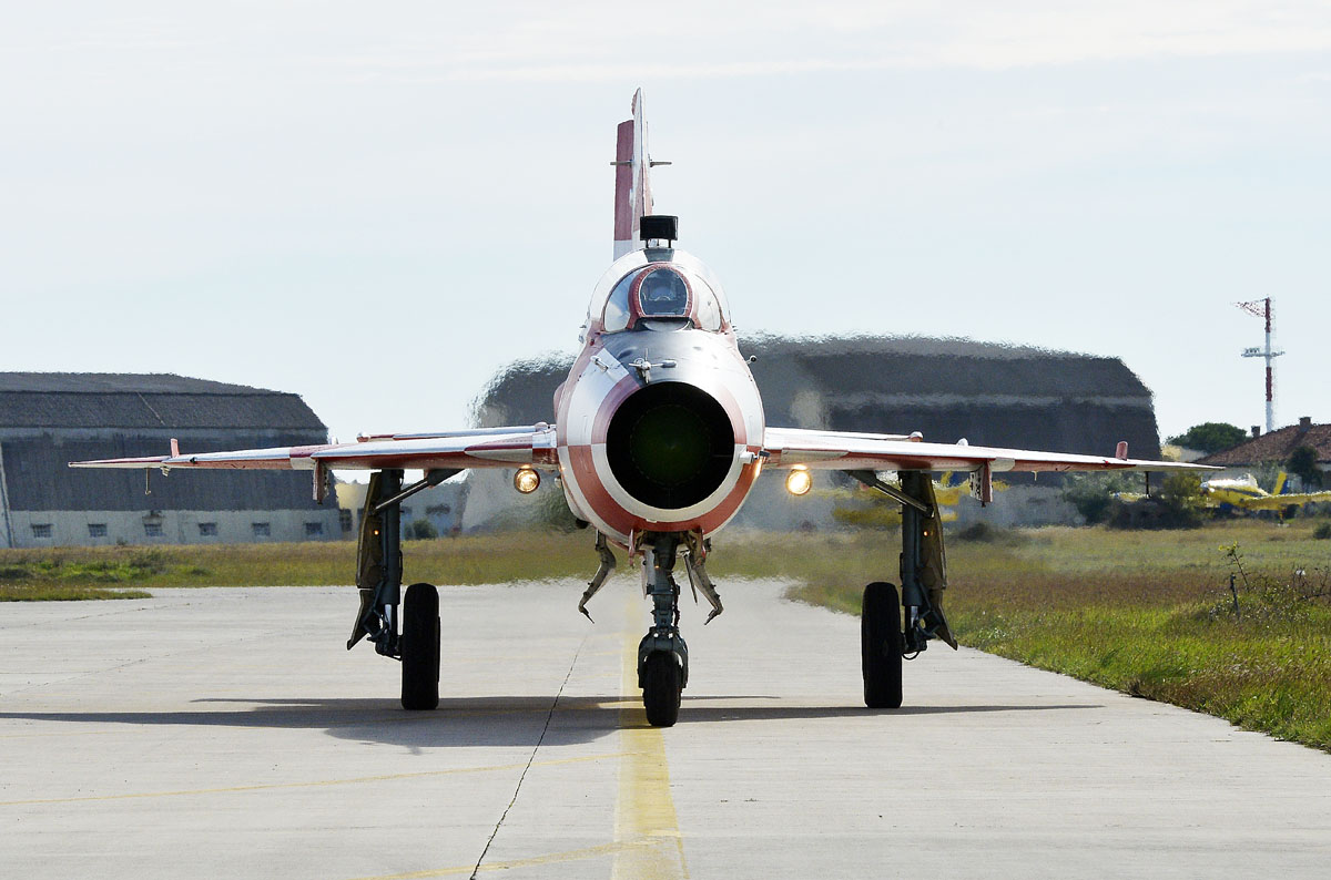 https://www.morh.hr/wp-content/gallery/zavrsen-ciklus-uvjezbavanja-avionima-mig-21-na-podrucju-zadra/migovi_obuka_28102016_16.jpg